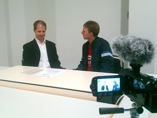 http://su2.info/d/ffii/20100612_linuxtag/2010-06-12_17.12.54_interview_e.jpg